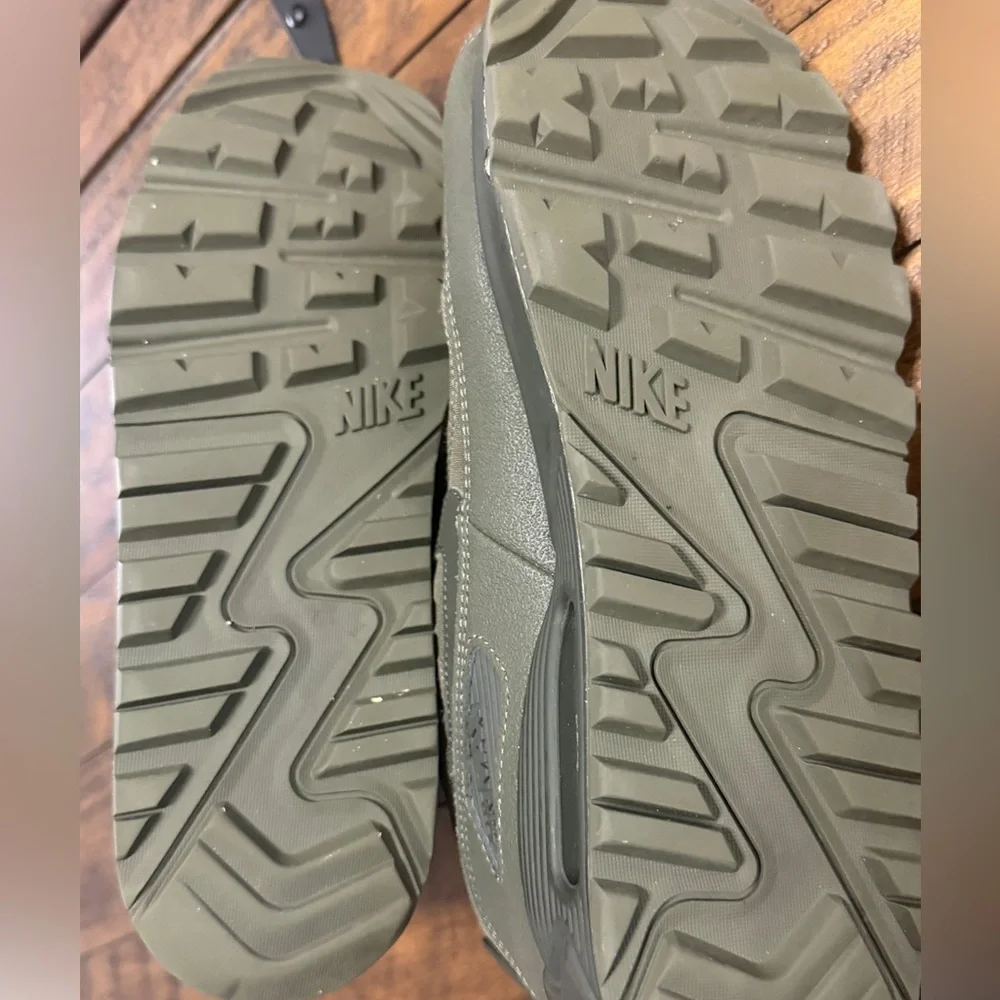 Nike Men’s Air Max 90 Surplus ‘Cargo Khaki’ - Picture 6 of 7